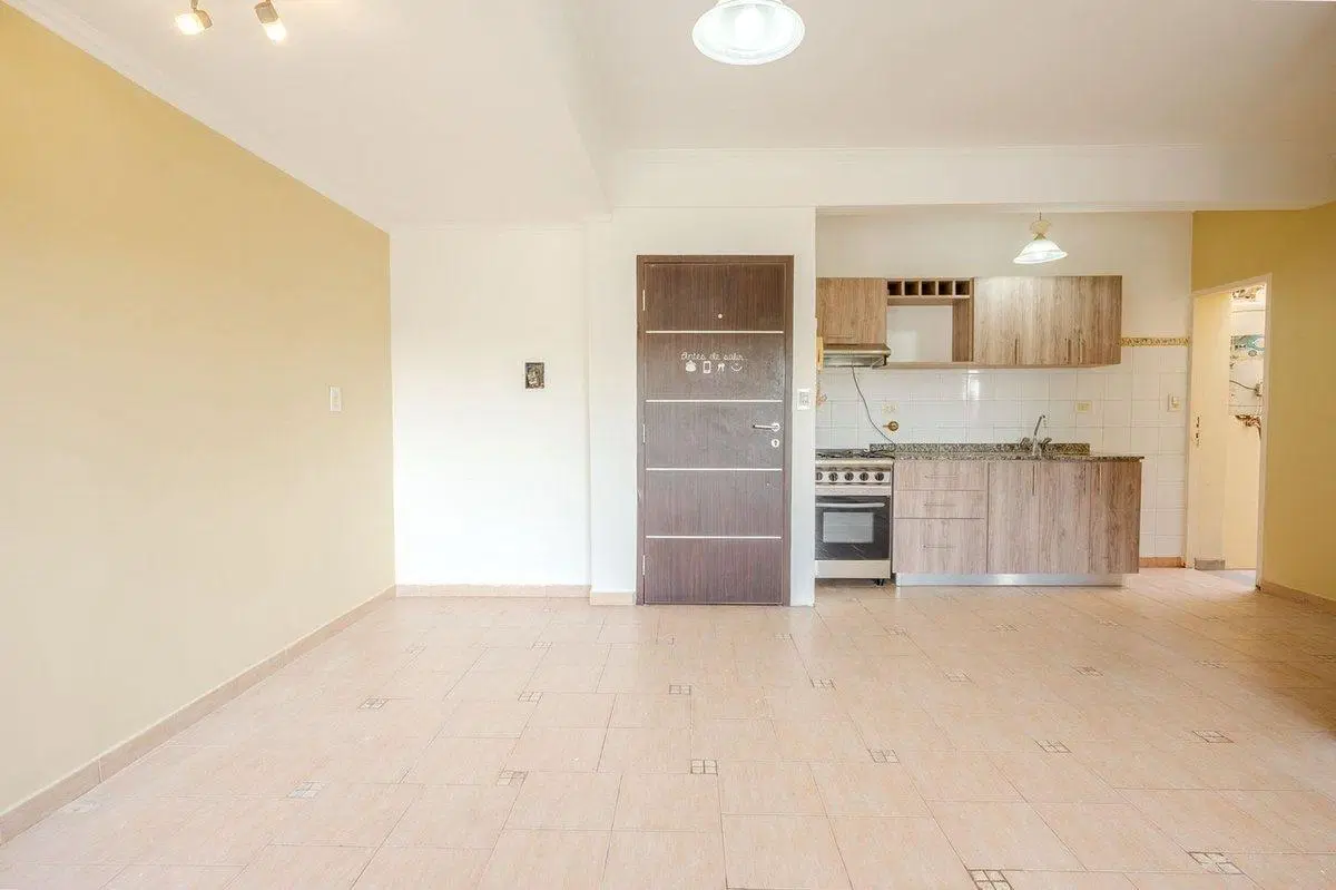 VENTA DEPTO 3 AMB CON PATIO Y BALCON -V. LUZURIAGA 3