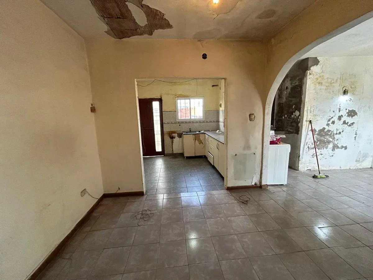 VENTA CASA 3 AMB+PH 2 AMB EN PRIMER PISO Z/CASEROS 2