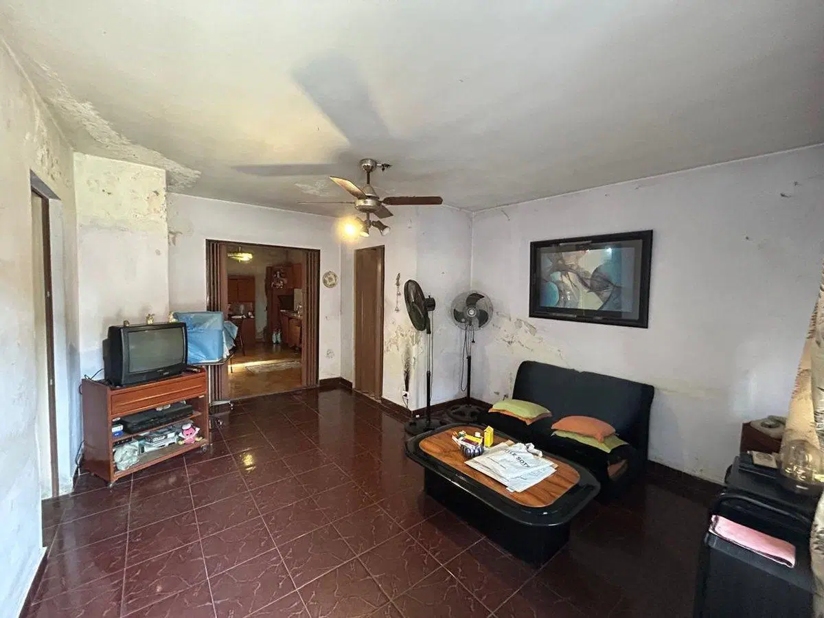 VENTA CASA 3 AMB+PH 2 AMB EN PRIMER PISO Z/CASEROS 4