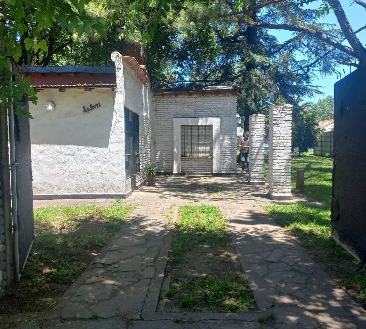 VENTA CASA CON PILETA TORTUGUITAS 950 MTR- PERMUTA 4