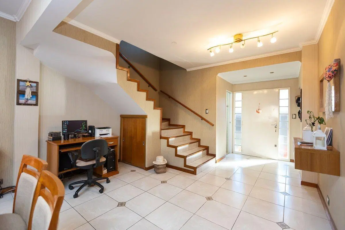 VENTA CASA EN CIUDAD JARDIN 5 AMBIENTES - PERMUTA 5