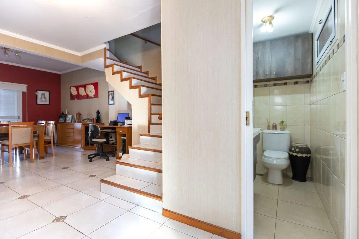 VENTA CASA EN CIUDAD JARDIN 5 AMBIENTES - PERMUTA 4