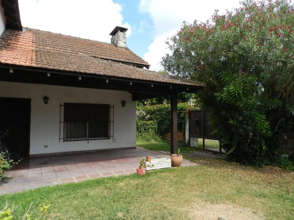 VENTA CASA 4 AMBIENTES EN DON TORCUATO-APTO CRED. 5