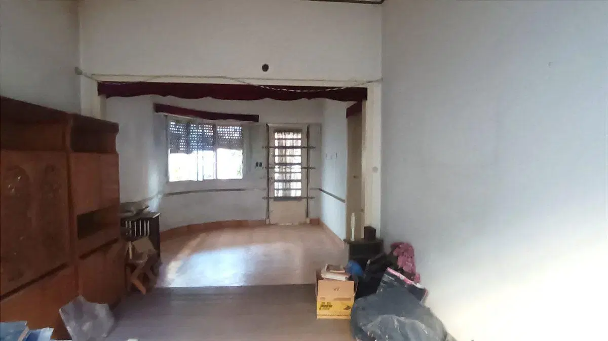 VENTA PERMUTA CASA C/COCHERA CASEROS A REFACCIONAR 4