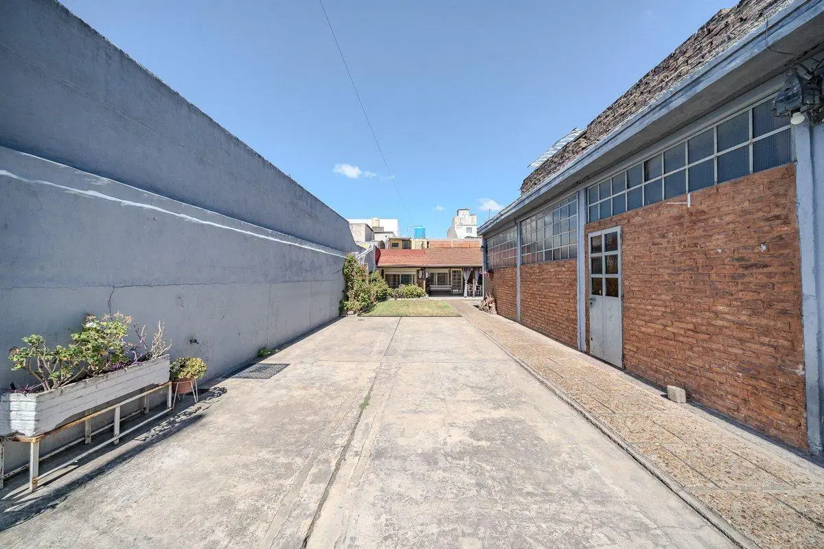 VENTA CASA 3 AMB C/ JARDIN-TALLER- VILLA BOSCH 2