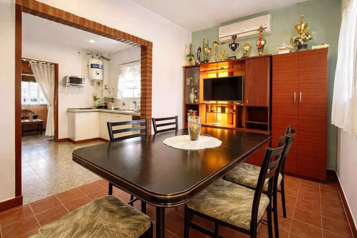 VENTA CASA 3 AMBIENTES PERMUTA HURLINGHAM 2