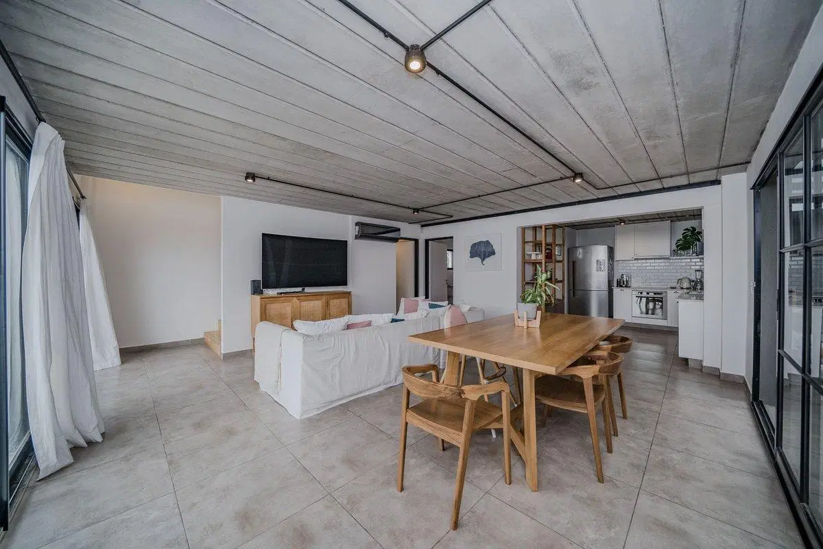 VENTA DUPLEX 4 AMB C/COCHERA-TERRAZA PROPIA MUNRO 3