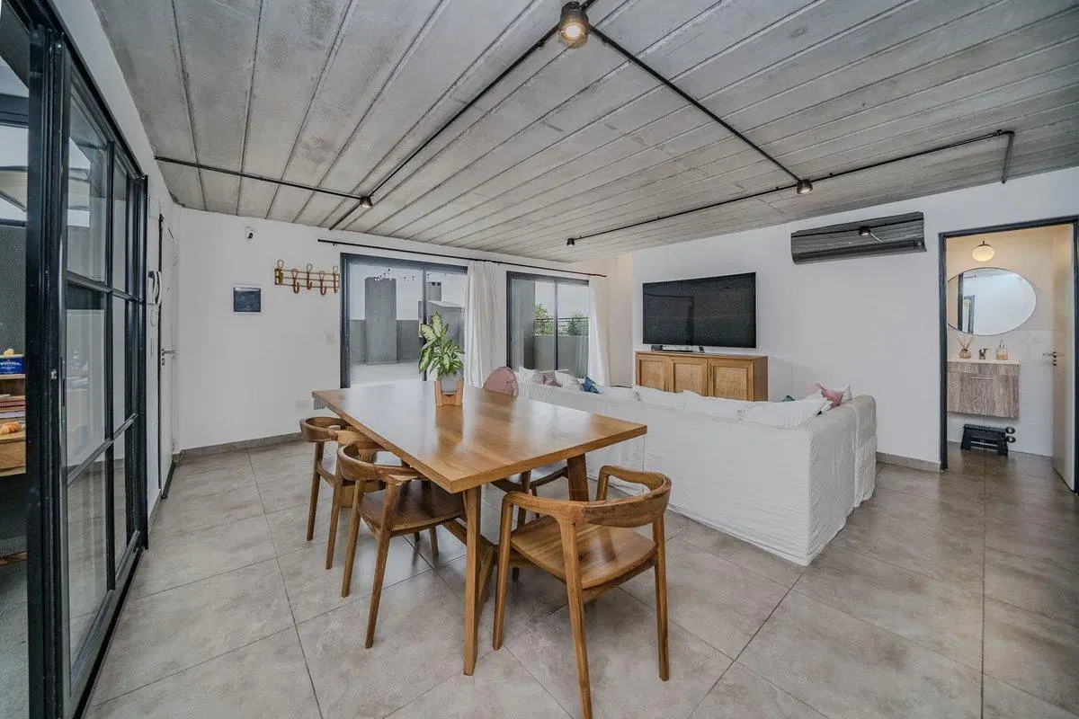 VENTA DUPLEX 4 AMB C/COCHERA-TERRAZA PROPIA MUNRO 5