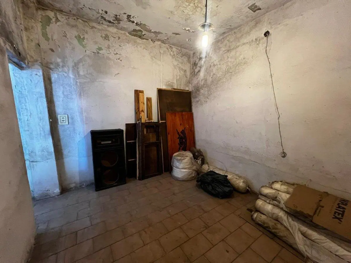 VENTA CASA A REFACCIONAR SAN MARTIN. PERMUTA 5