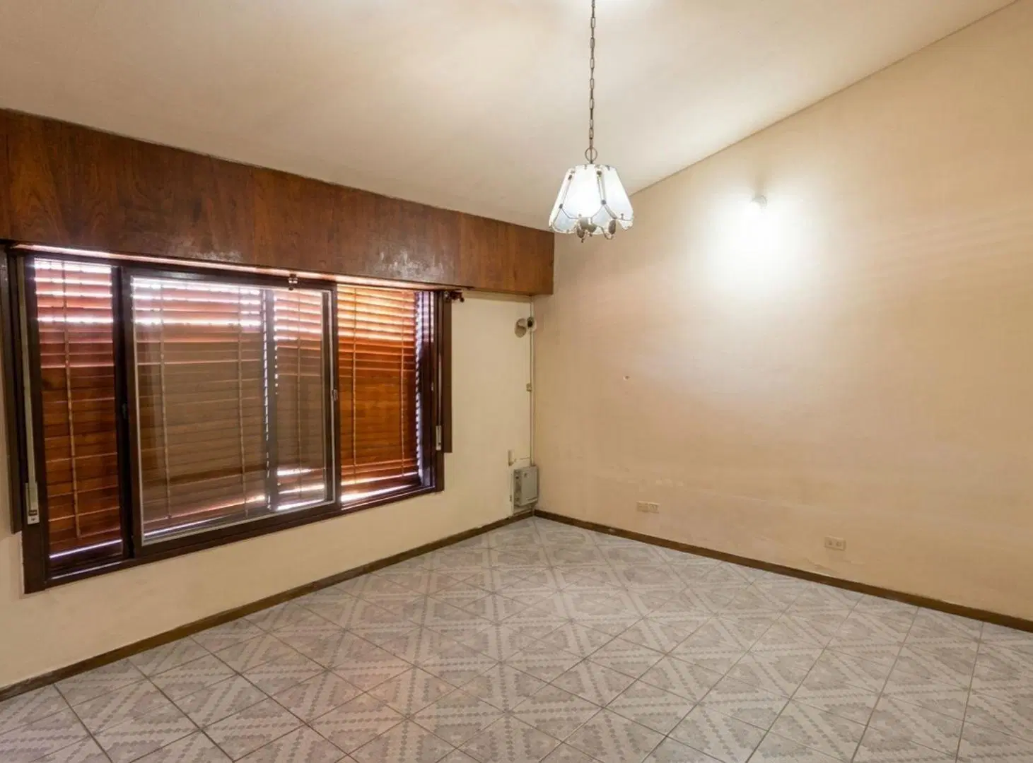 VENTA CASA 3 AMBIENTES MERLO CENTRO 4