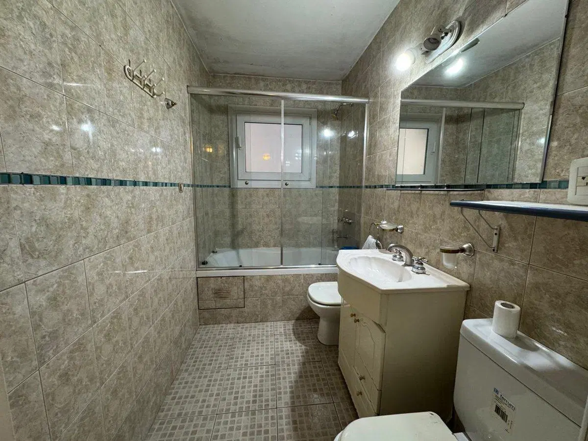 VENTA DEPTO 3 AMB CON DEPEN EN RECOLETA 4
