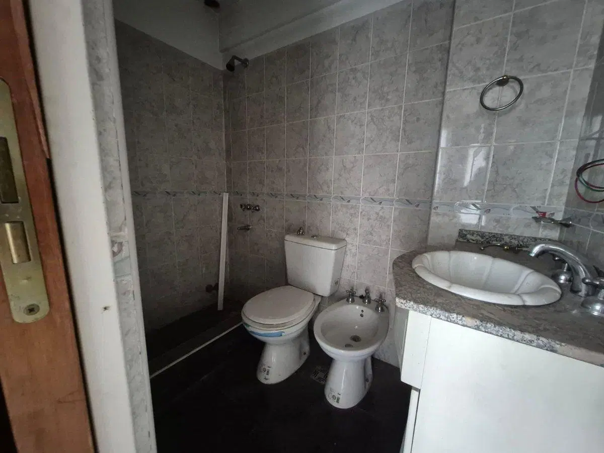 VENTA EN BLOCK 4 DEPTOS MAS LOCAL HURLINGHAM PERMU 4