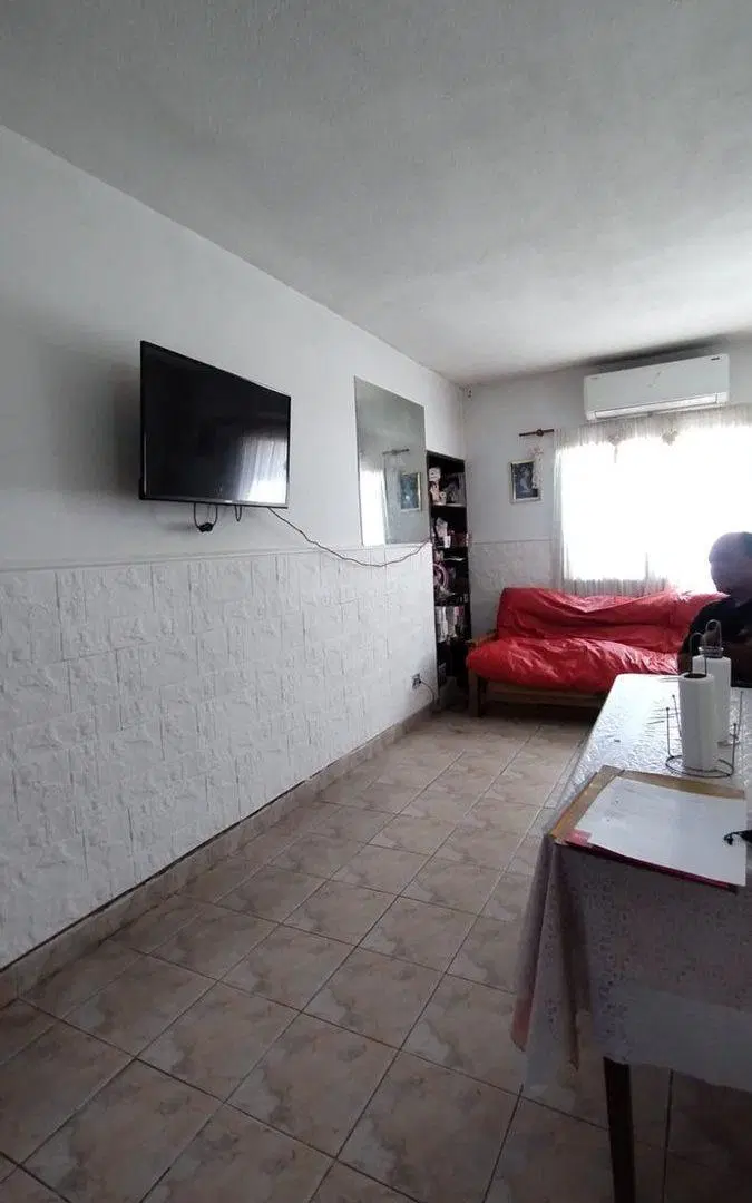VENTA CASA 4 AMB PARQUE QUINCHO-GARAGE-PERMUTA 4
