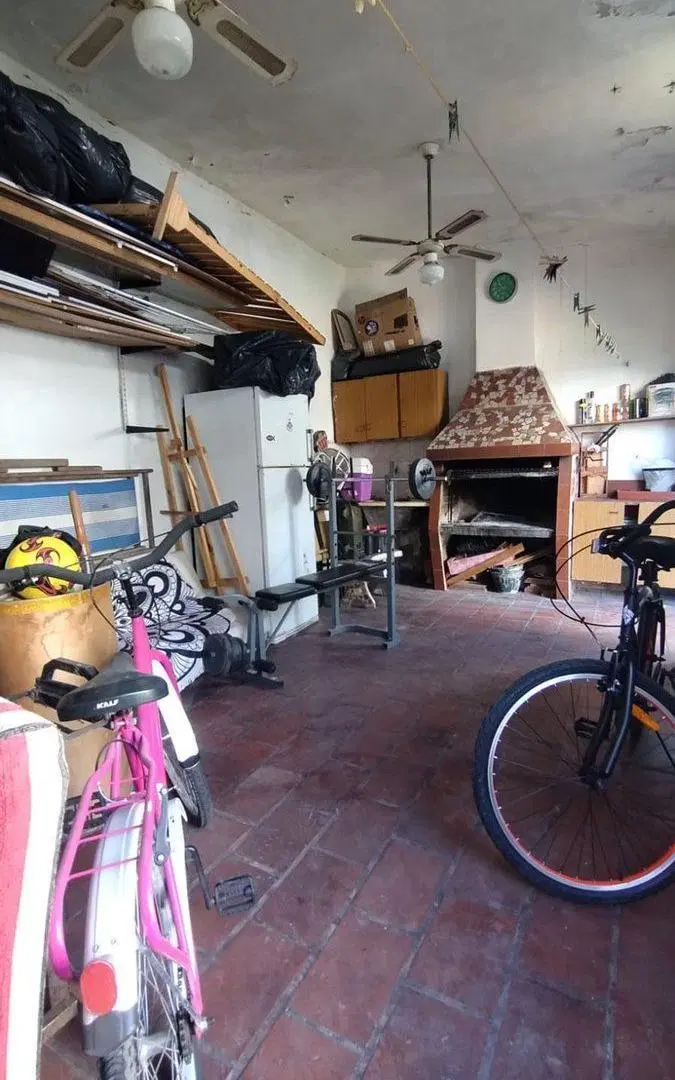 VENTA CASA 4 AMB PARQUE QUINCHO-GARAGE-PERMUTA 5