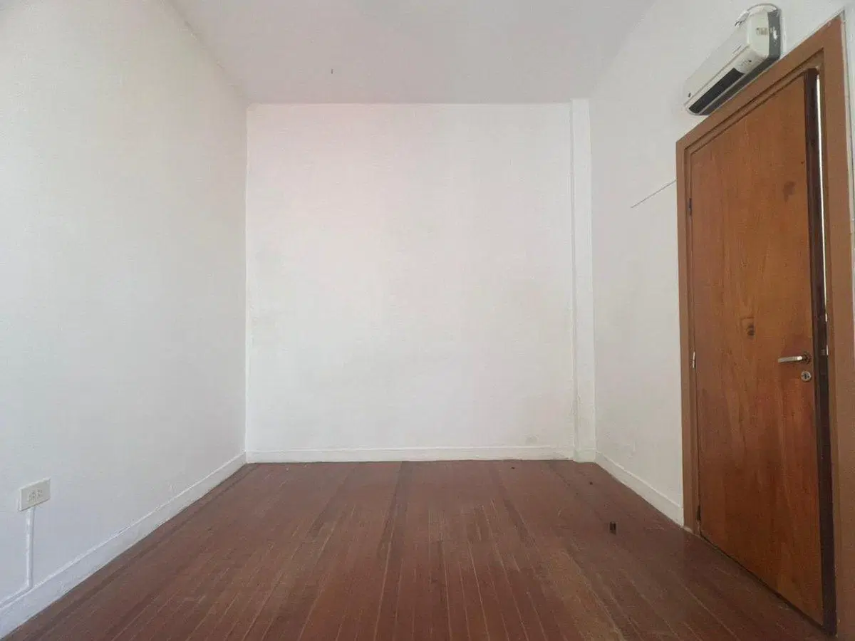 VENTA PH 2 AMB PATIO  APTO CREDITO PLANTA BAJA 4