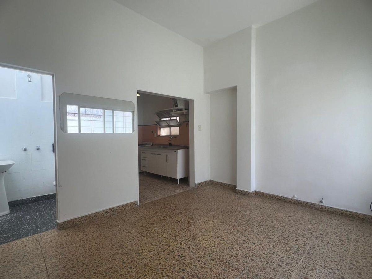VENTA PH 2 AMB PATIO APTO CREDITO PLANTA BAJA
