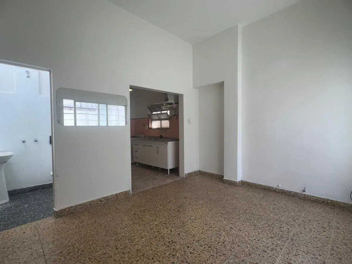 VENTA PH 2 AMB PATIO  APTO CREDITO PLANTA BAJA 2