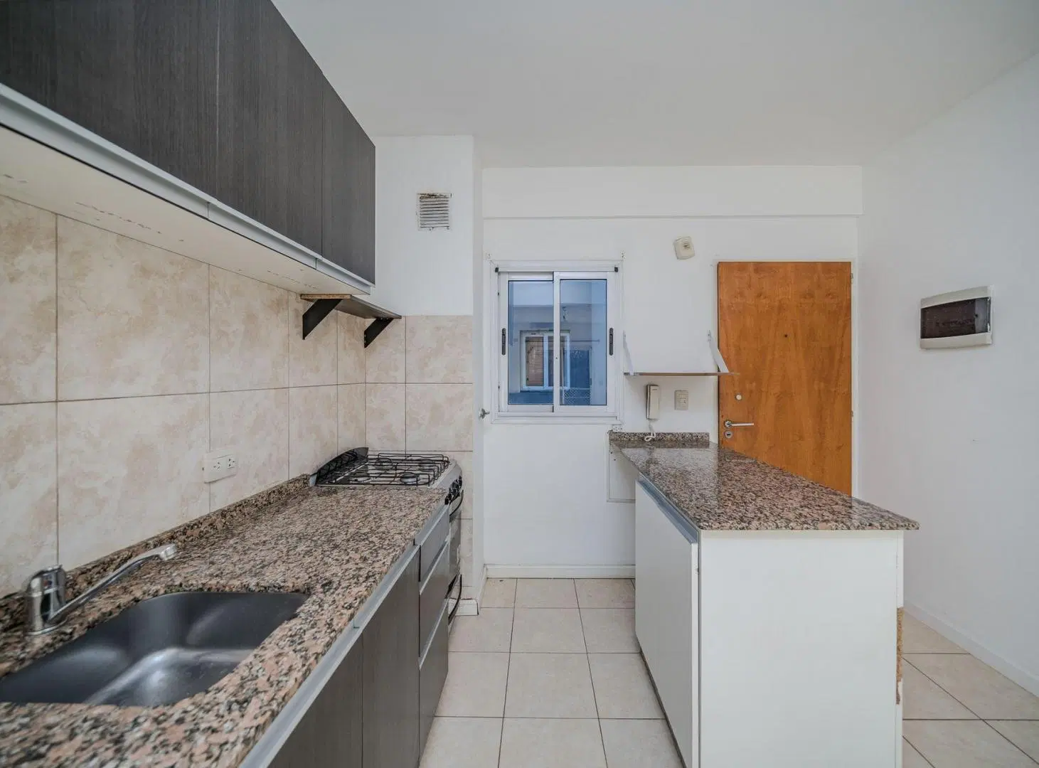 VENTA DEPTO 2 AMB BALCON COCHERA CUBIERTA CASEROS 3