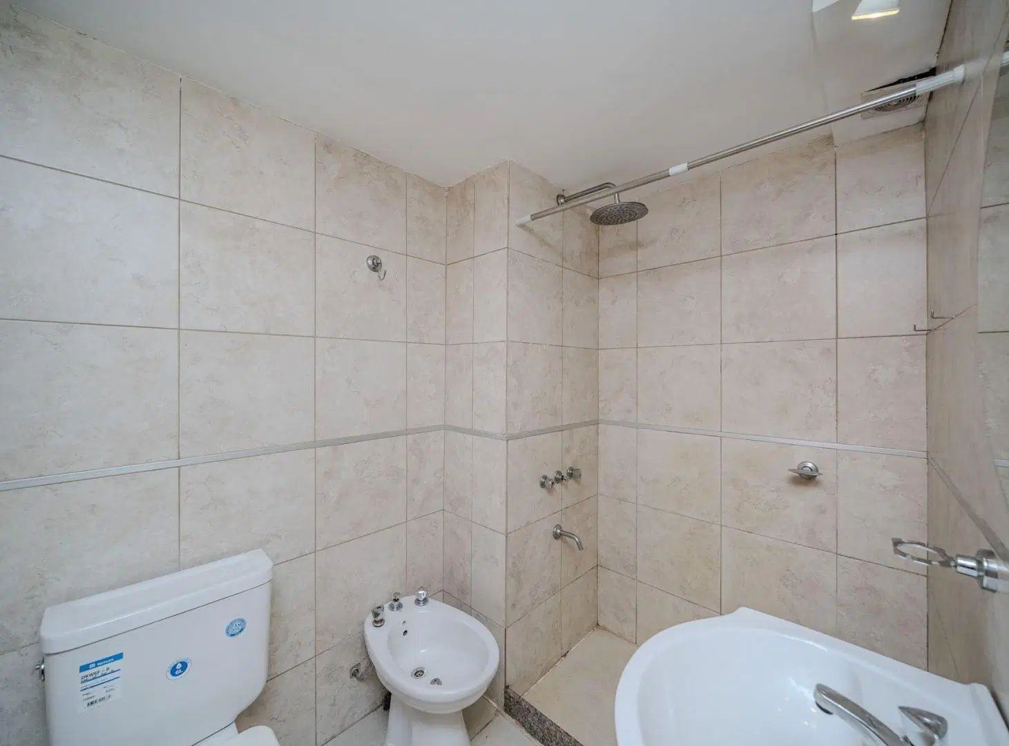 VENTA DEPTO 2 AMB BALCON COCHERA CUBIERTA CASEROS 2