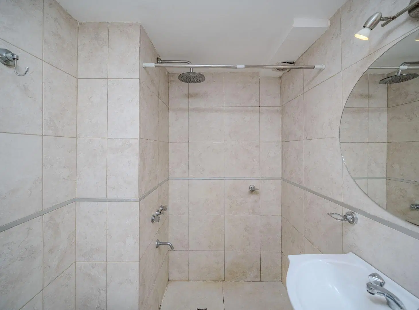 VENTA DEPTO 2 AMB BALCON COCHERA CUBIERTA CASEROS 5