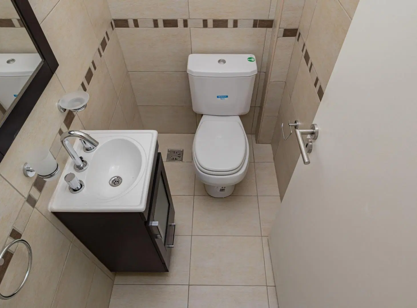 VENTA DE DEPARTAMENTO 3 AMBIENTES AL FRENTE MORON 4