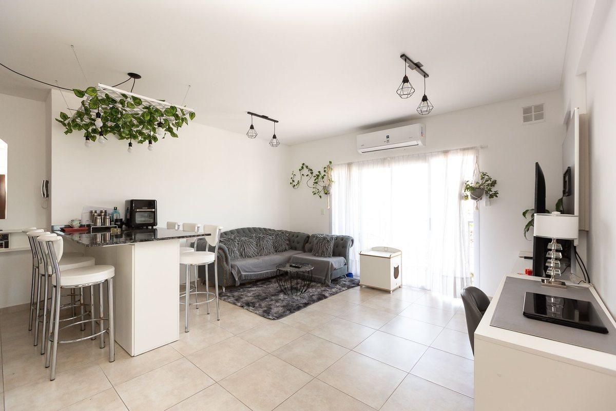 VENTA DPTO 2 AMB C/ BALCON Y DOS COCHERAS- PERMUTA
