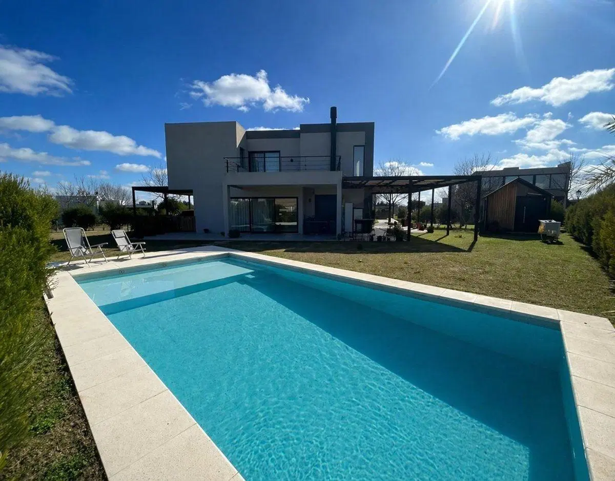 Venta Casa 5 amb.c/piscina San Sebastián( permuta) 2