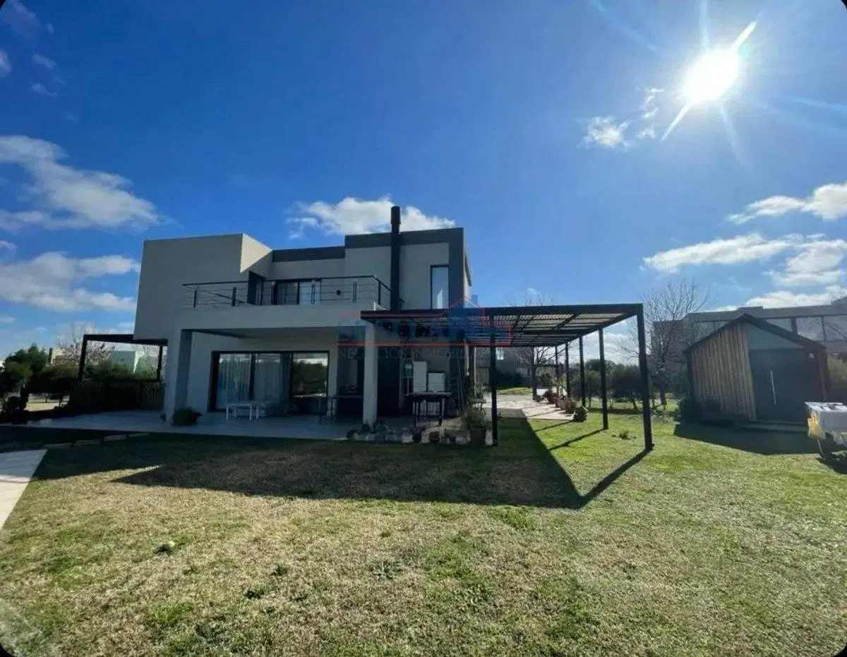 Venta Casa 5 amb.c/piscina San Sebastián( permuta) 3