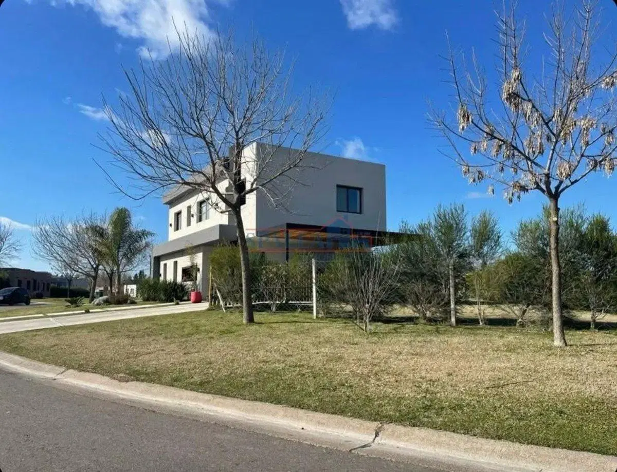 Venta Casa 5 amb.c/piscina San Sebastián( permuta) 4