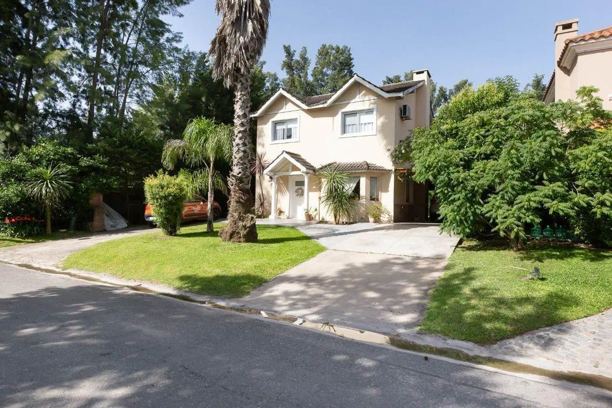 VENTA CASA 4 AMBIENTES LA CABALLERIZA APTO CREDITO 2