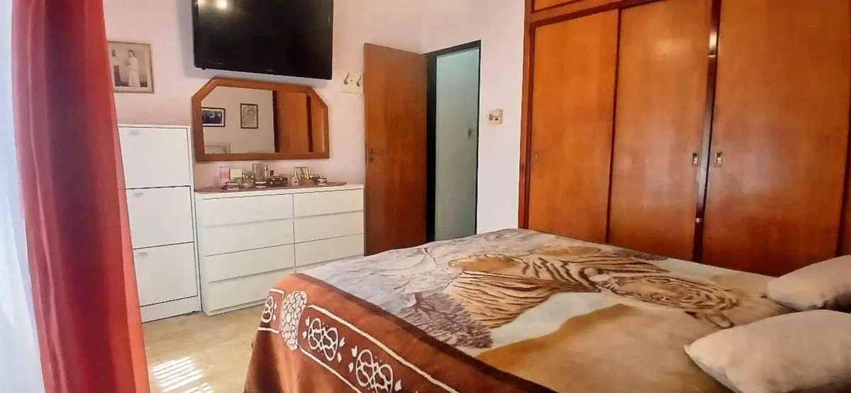 VENTA DPTOS 3 Y 4 AMB C/GALPON Y COCHERAS- CASEROS 5