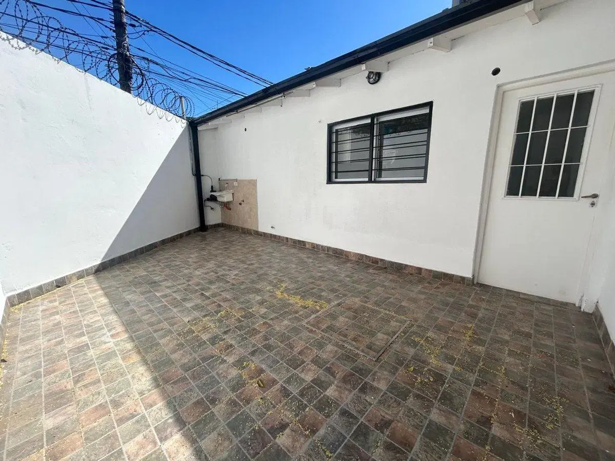 PH 3 AMBIENTES CON PATIO PROPIO SIN EXPENSAS 2