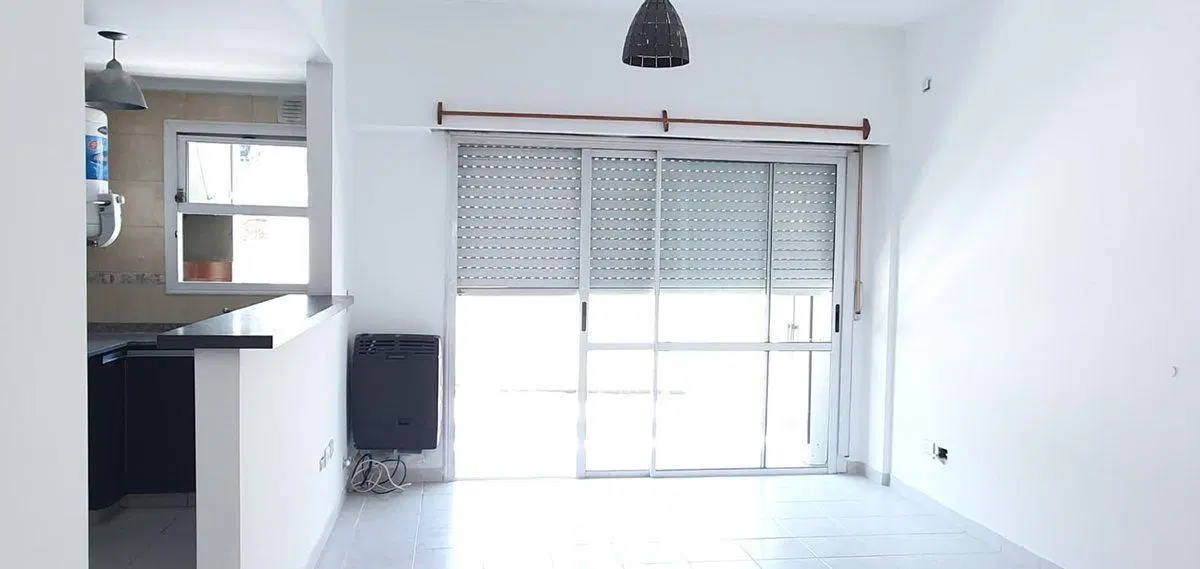VENTA DEPTO 2 AMB CONTRAFRENTE CASEROS 2