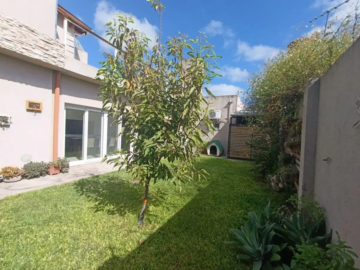Venta casa 4 amb. Parque Johnston-Hurlingham 5