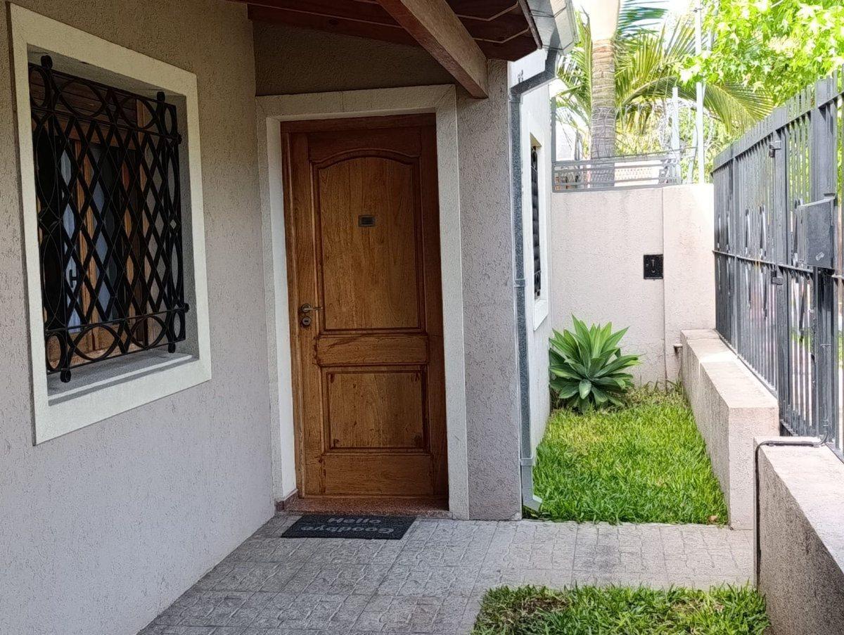 Venta casa 4 amb. Parque Johnston-Hurlingham