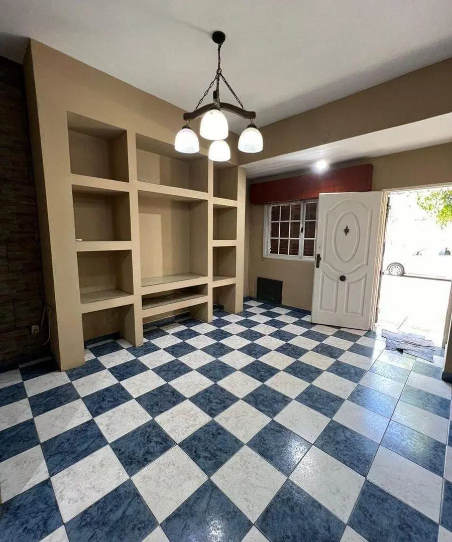 VENTA DE CASA 4 AMB EN CASEROS - PERMUTA 2
