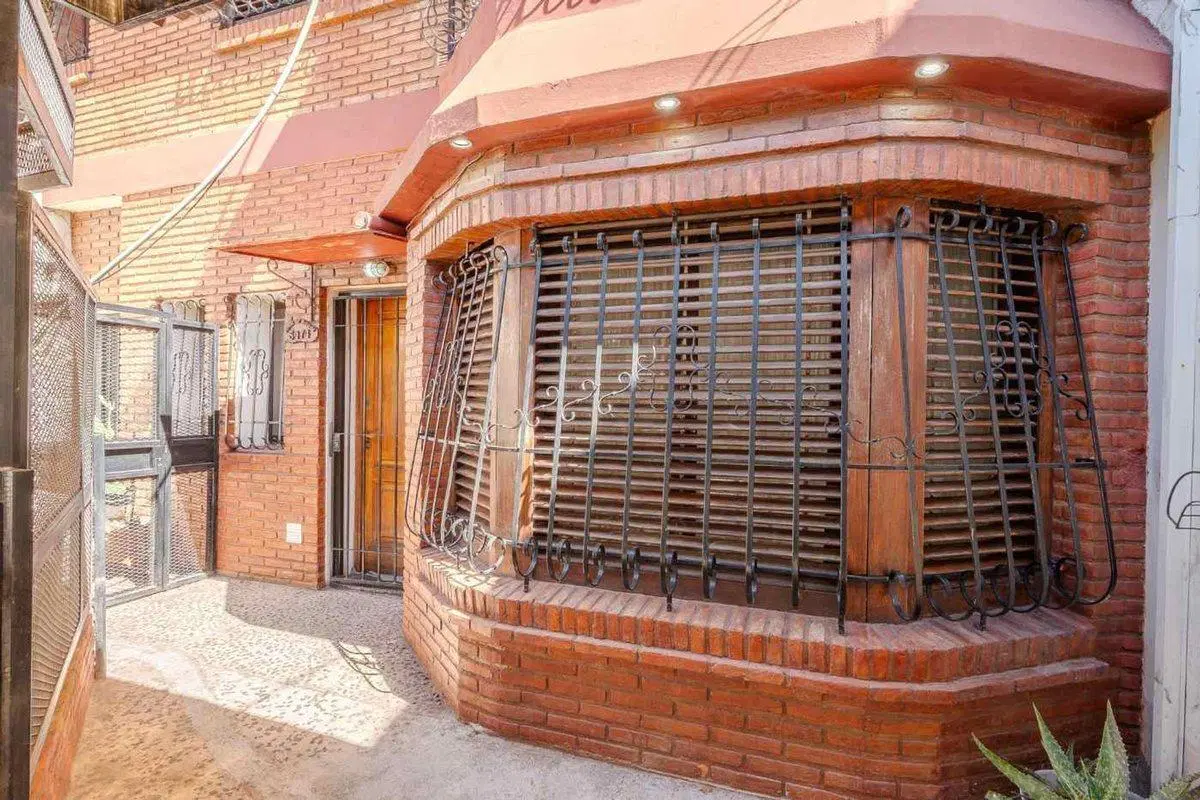 VENTA PH 3 AMB /FRENTE C/COCHERA Y PATIO Z/CASEROS 2