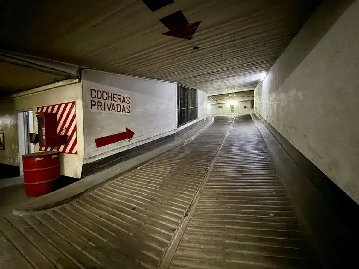 VENTA COCHERA MICROCENTRO ZONA OBELISCO RENTA! 5