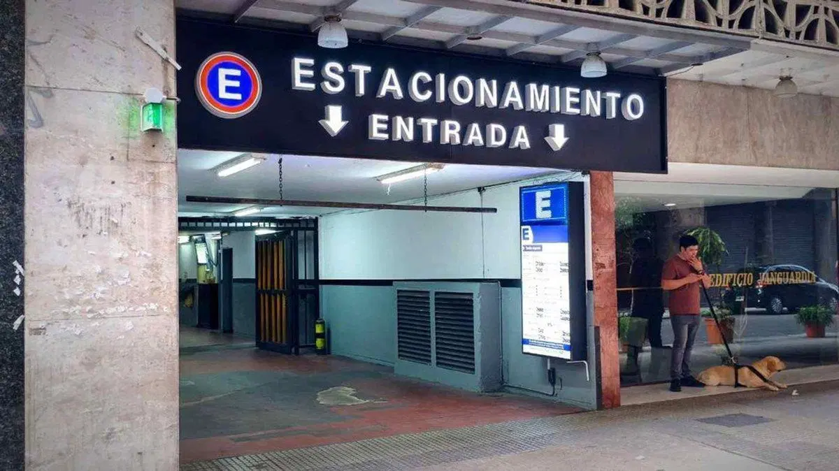 VENTA COCHERA MICROCENTRO ZONA OBELISCO RENTA! 4