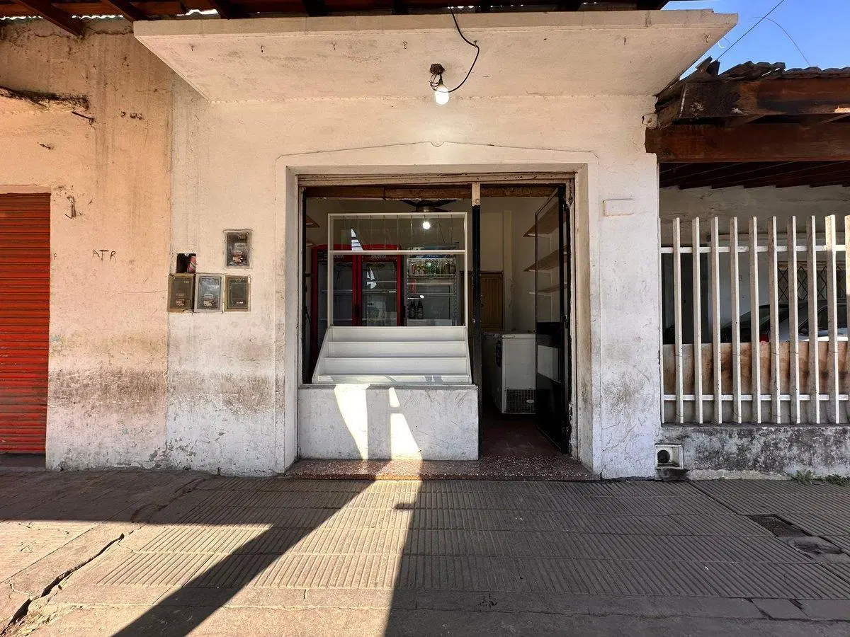 Venta casa 2 amb con local en Jose C paz Apto Cred 4