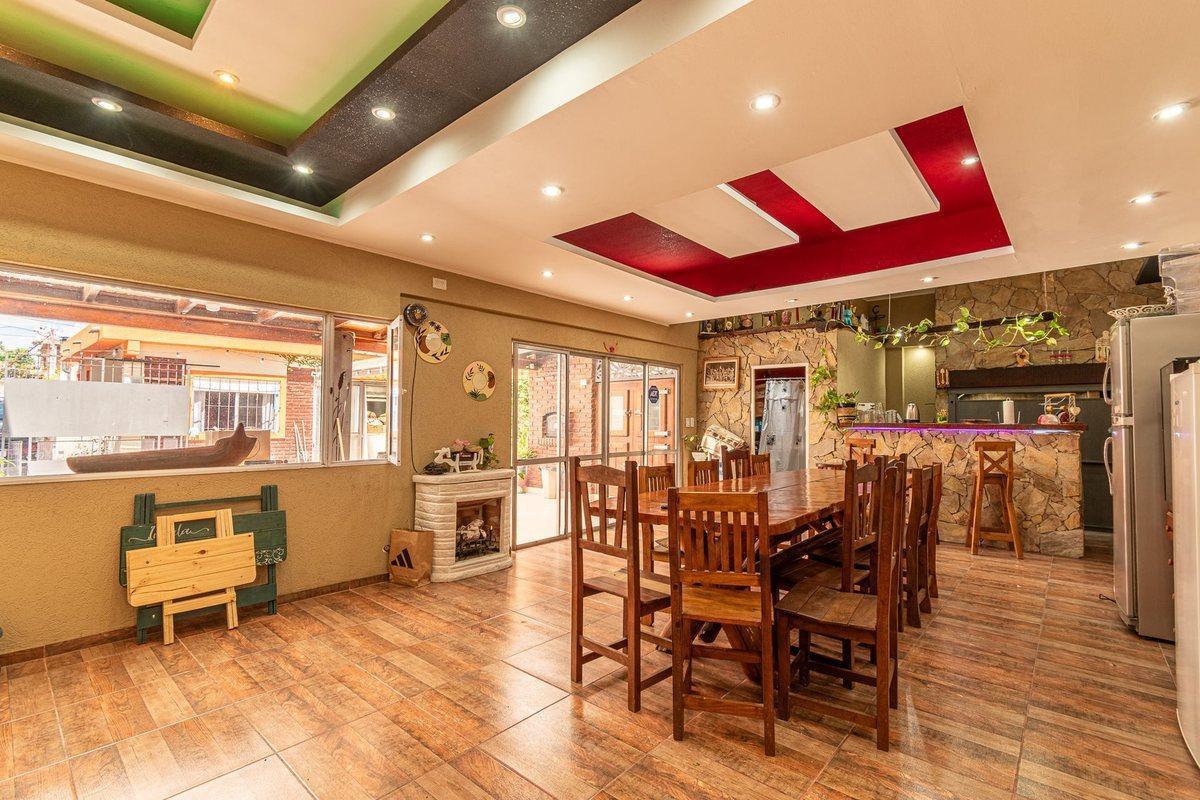 CASA 4 AMB QUINCHO COCH. CASTELAR SUR APTO CREDITO