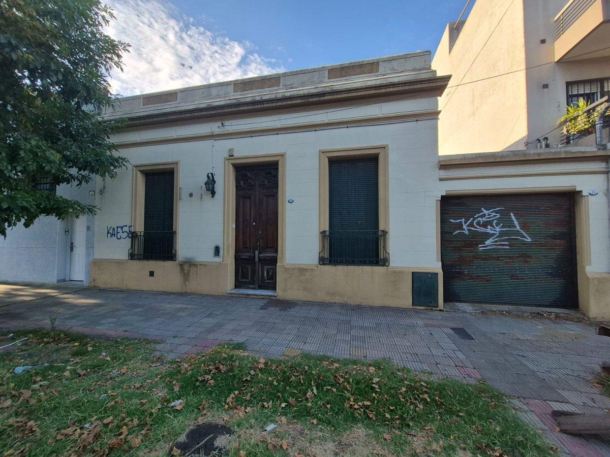 VENTA CASA DE EPOCA 4 AMB MORON APTO CREDITO