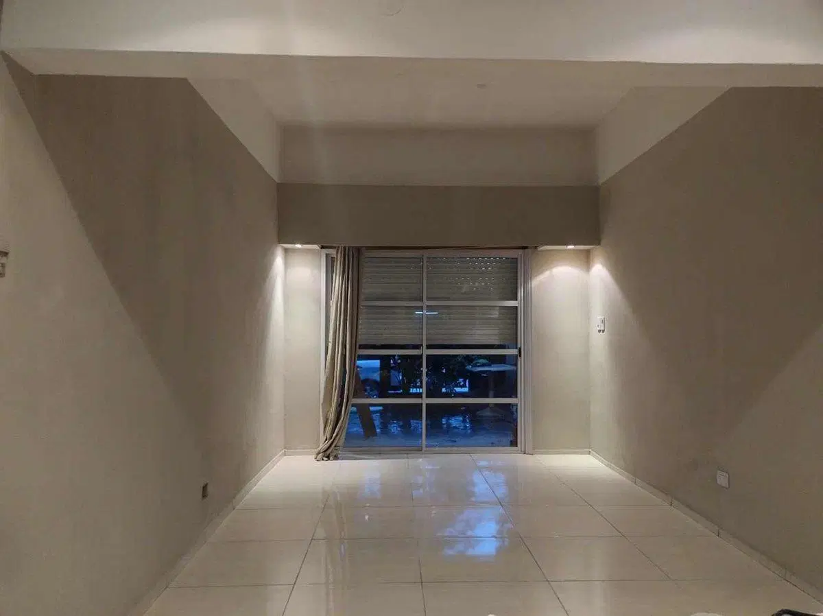 VENTA PH 4 AMB. CON PILETA Y LOCAL,CASEROS.PERMUTA 4