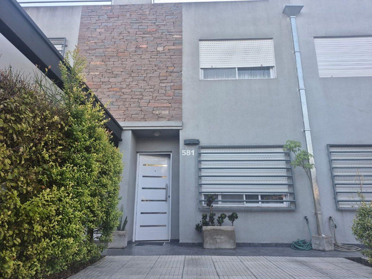 VENTA TRIPLEX EN HURLINGHAM