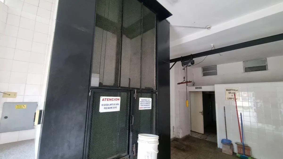 VENTA DEPOSITO MAS OFICINAS HURLINGHAM OPORTUNIDAD 2