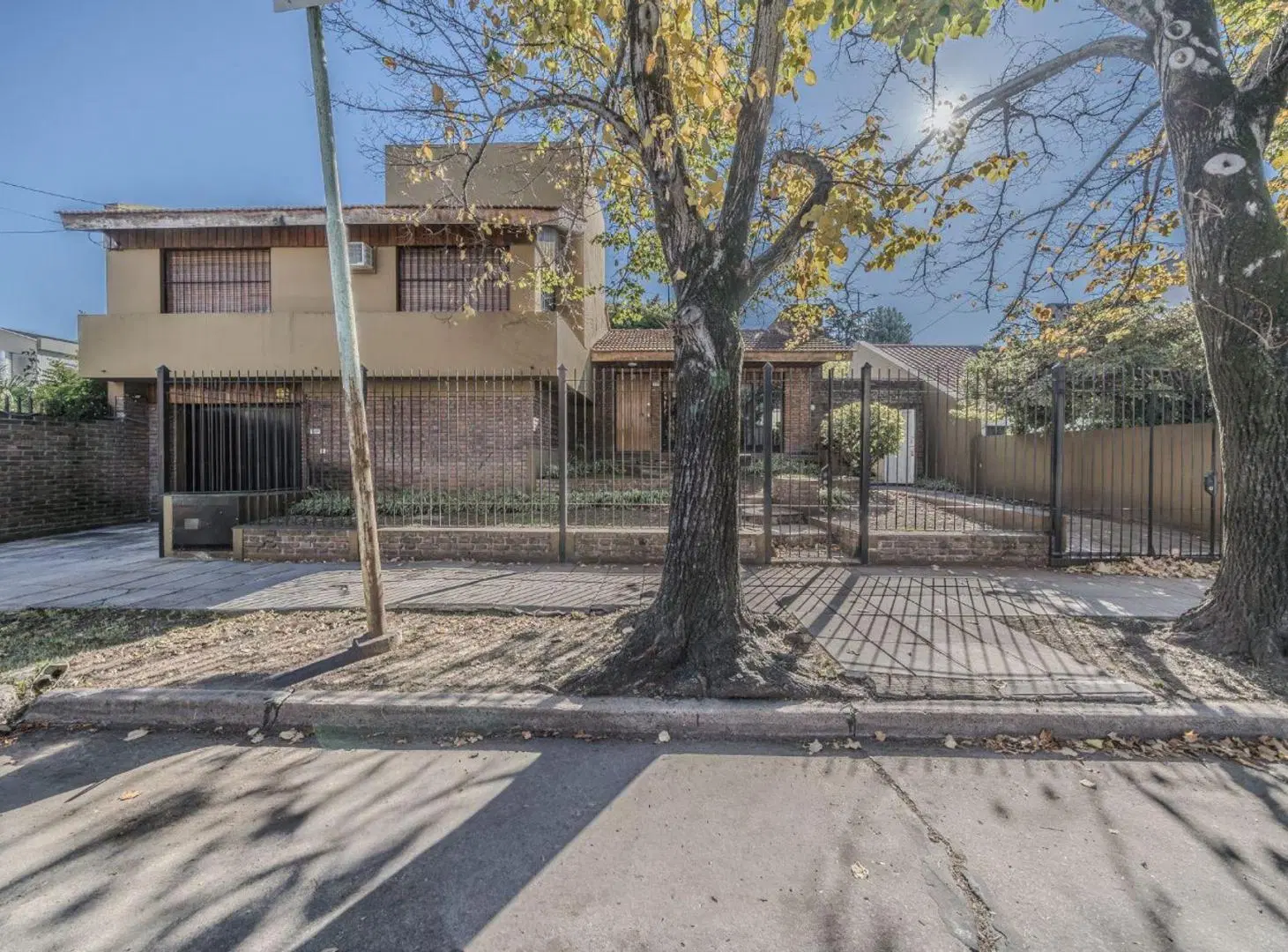 Casa en venta - Villa Sarmiento - Jardin y pileta 4