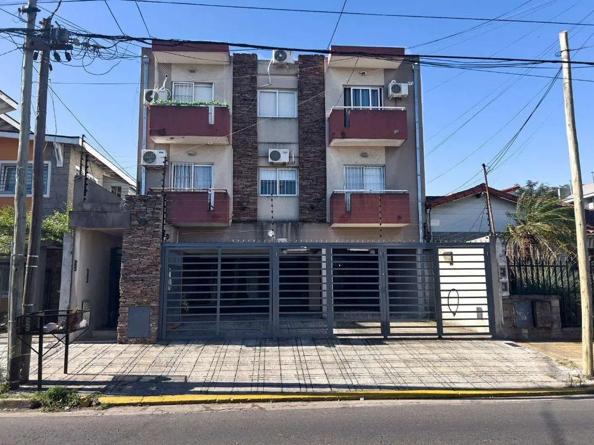 Venta Departamento 3 ambientes con cochera. 3