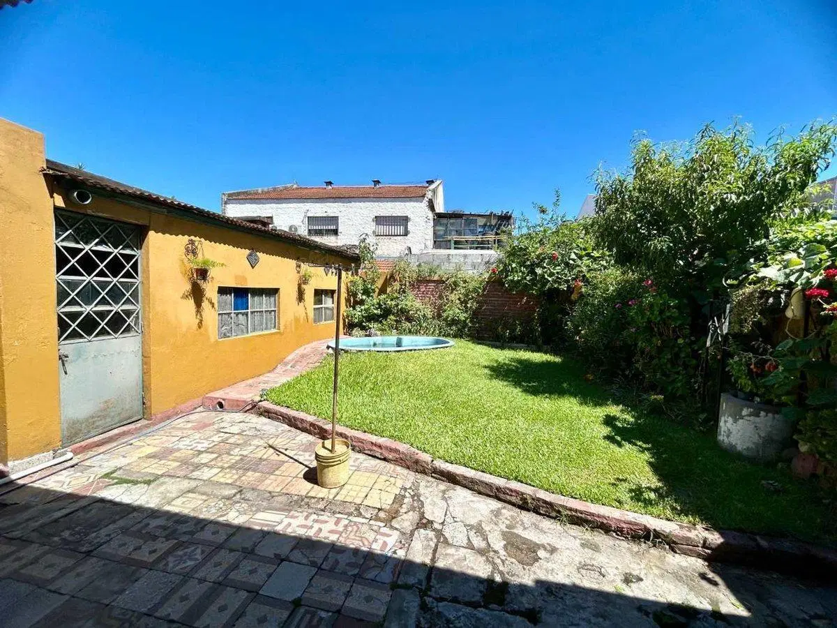 Venta/Permuta Casa 5 amb a refac Caseros Centro 2