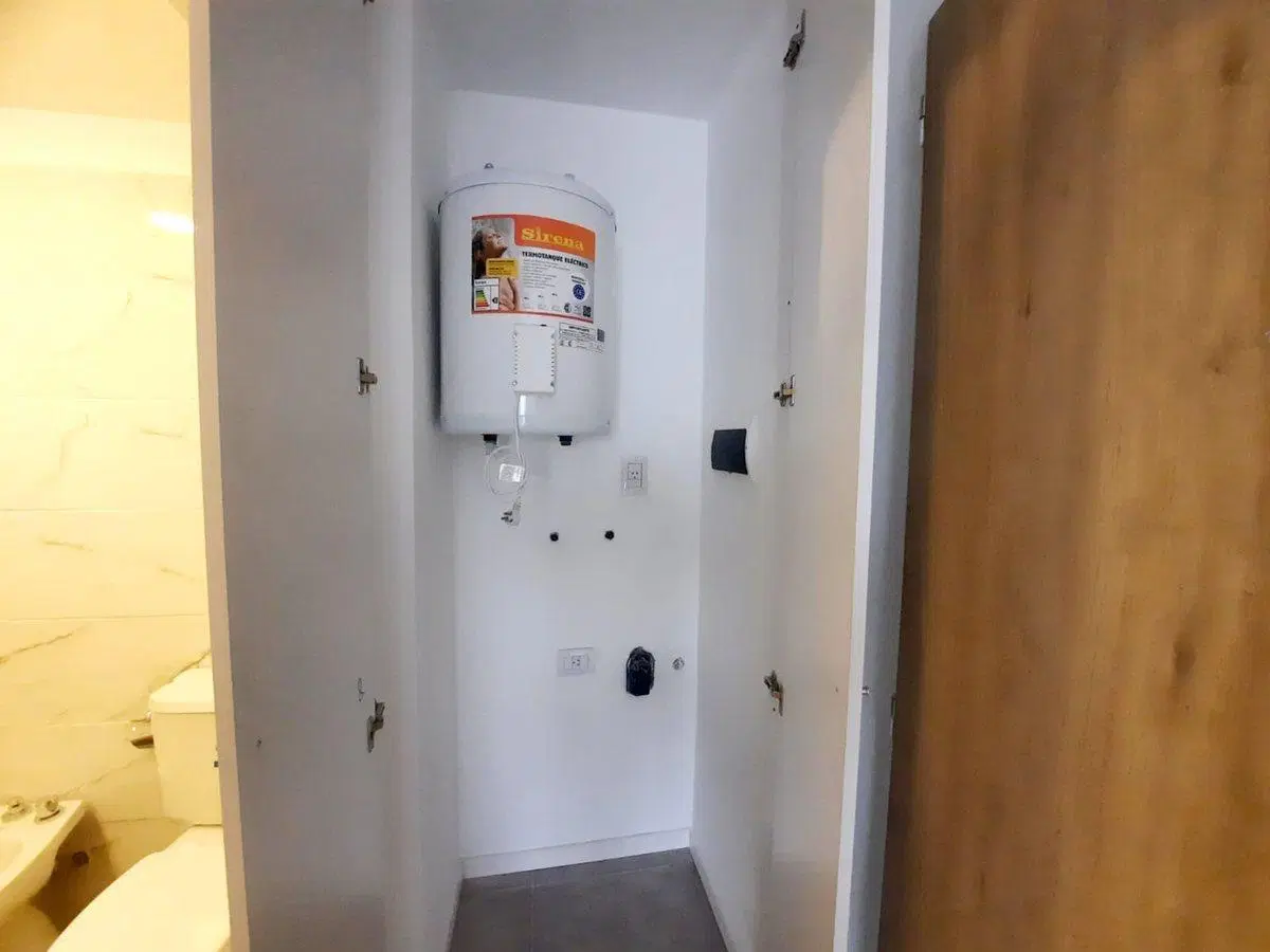 VENTA MONOAMBIENTE CASEROS CENTRO - CON RENTA 4