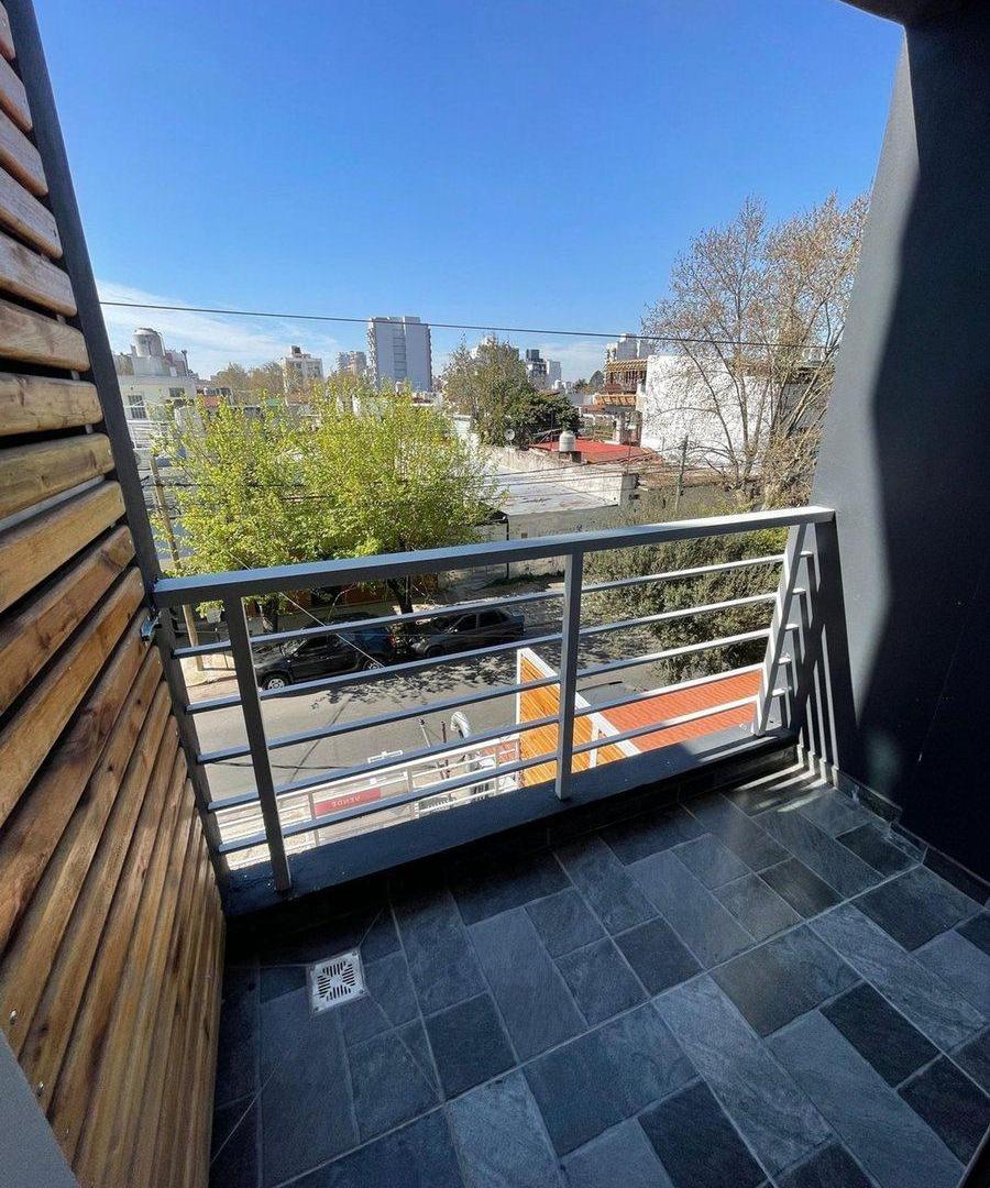 VENTA MONOAMBIENTE CASEROS CENTRO - CON RENTA